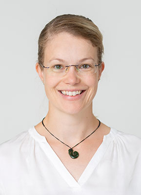 Portraitfoto von Dr. Nadja Kölpin